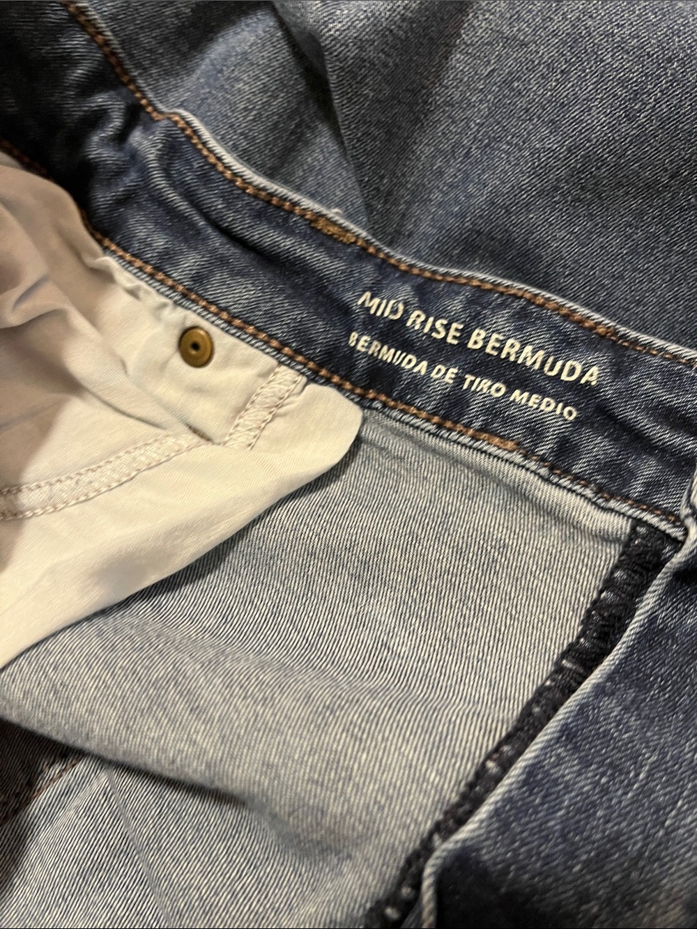 Universal Thread Mid Rise Bermuda 24 24W - Picture 5 of 6